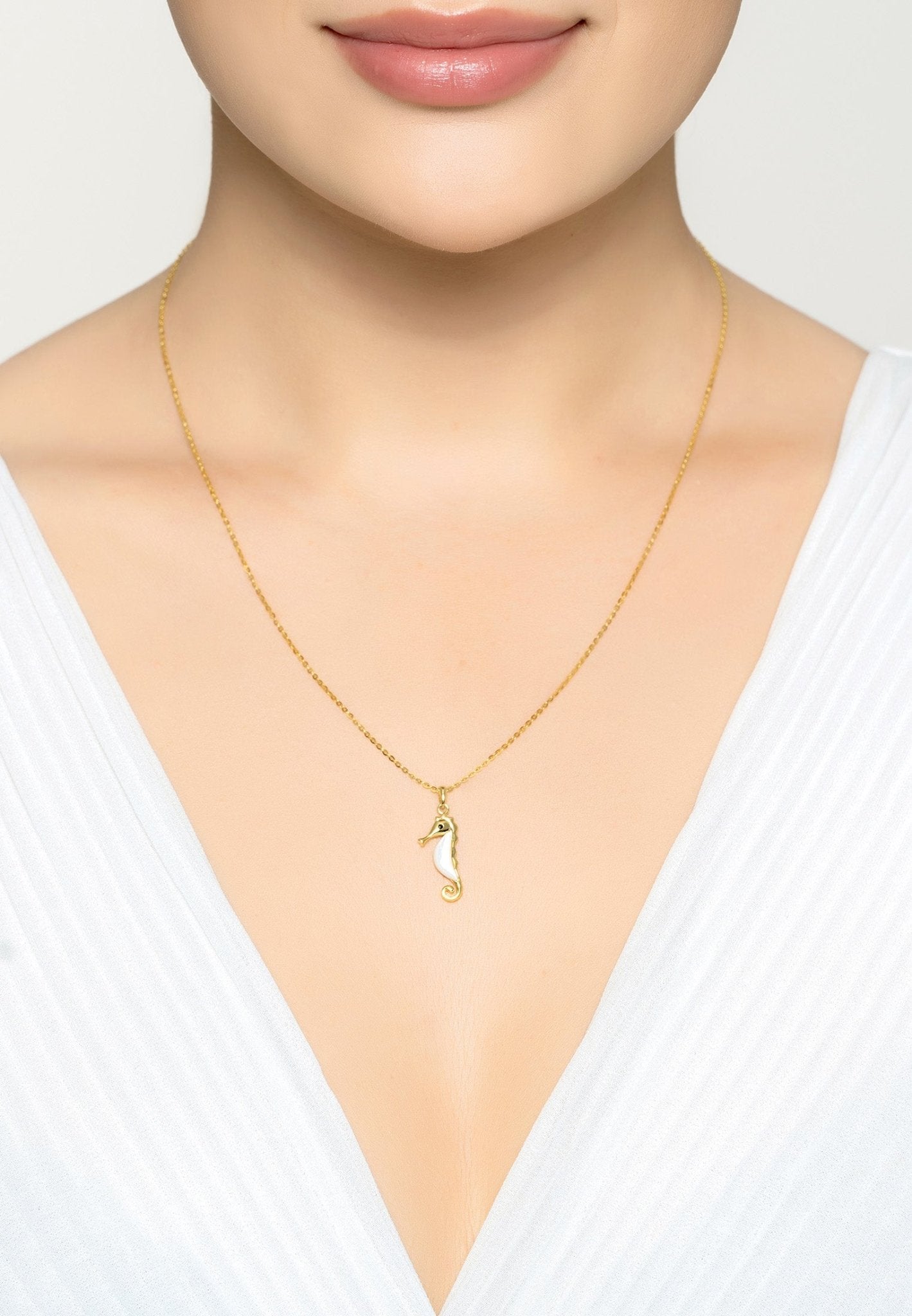 Seahorse Pearl Necklace Gold - Playful Elegance, Timeless Symbolism - Desire & Hope
